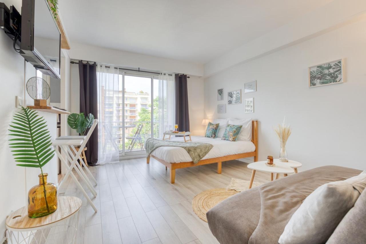 Zzzen Aux Portes De Paris Avec Parking Et Netflix Vincennes Dış mekan fotoğraf